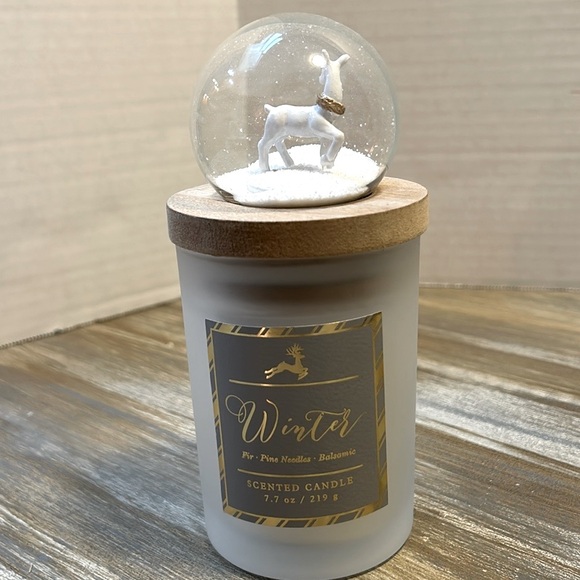 NWOT Reindeer Snow Globe Jar Candle Scent: Winter Fir Pine Needles Balsamic - Picture 1 of 6